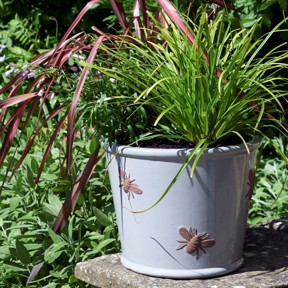 Woodlodge 38cm Cream Bee Planter - Image 2